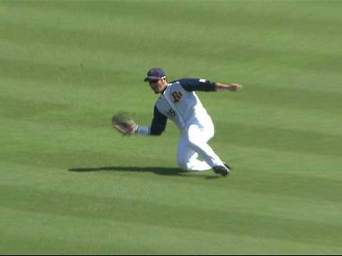 オリックス・T-岡田も好守備を披露しルーキー・山田を救う