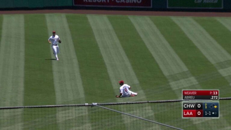 CWS@LAA: Petit turns two after sweet basket catch