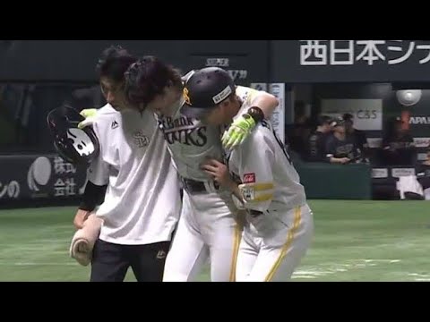 【衝撃映像】周東佑京、右膝に死球直撃…痛みに倒れ担架で運ばれる…涙の退場に球場騒然…もう走れないのか？【緊急事態】😢⚾💥🩼「もう戻ってこないかもしれない…」