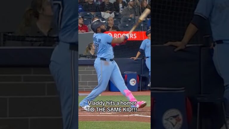 キッドはホームランボールをドロップするので、Vladdyは彼に別のものを打ちます！ ⚾⚾️