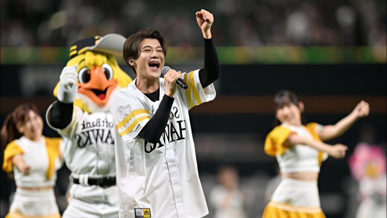🌸🎤✨「10年の時を越えて…新浜レオン、涙の始球式⚾――かつての親友との奇跡の再会に日本中が号泣😭💫 その一球に込められた青春と絆、そして歌に乗せた想いが心を震わせた夜🌠」