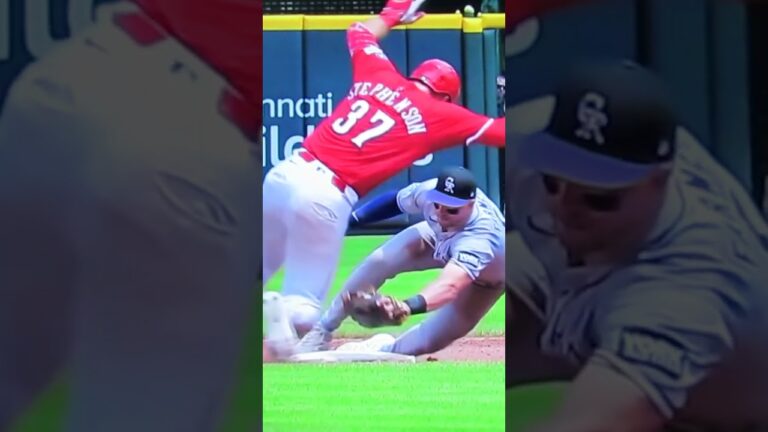 非常識なアクロバティックスライド彼はどのように安全ですか？ MLB Cincinnati Reds Baseball #Shorts #MLB #Baseball