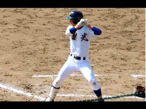 聖光学院・３番八百板飛馬。センター大飛球
