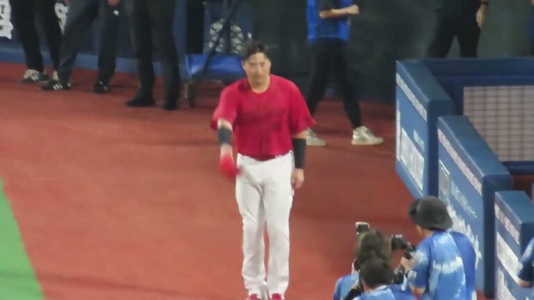 2025.8.6カープ勝利の二次会① 今日のヒーロー52末包昇大 良いぞコール👍→応援歌熱唱🎵