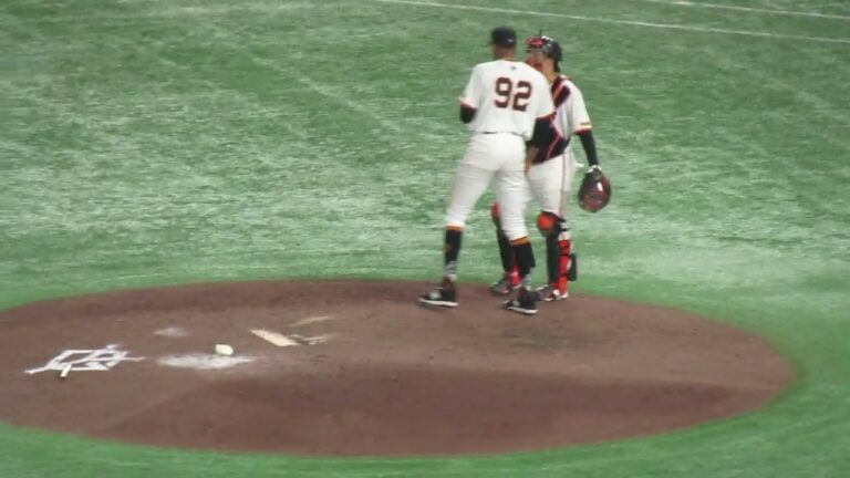 【野球選手フォーム集】巨人 マルティネスの投球フォーム（読売ジャイアンツ対 ヤクルトスワローズ 2025年8月5日）