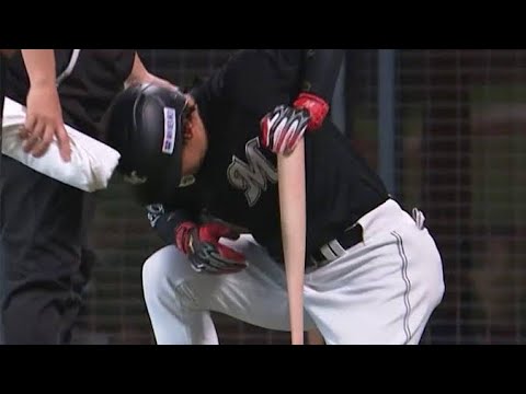 ロッテ藤岡裕大が途中交代 自打球に苦悶の表情…バットを“杖”に足引きずり、守備から退く