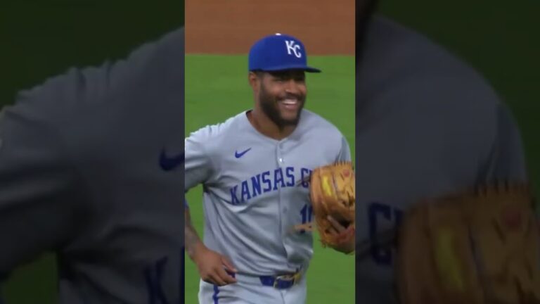 Maikel Garciaはホットコーナーで壮大なプレイを行います