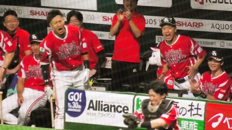ギータ復帰戦、捕邪飛を捕り損ねた海野を鼓舞するギータ～2025.9.22