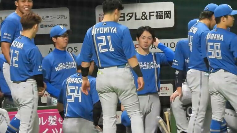 試合前円陣は山縣秀と松本剛！クライマックスシリーズファイナル　北海道日本ハムファイターズvs福岡ソフトバンクホークス