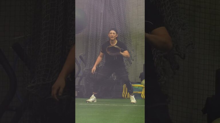 【巨人】自主トレで戸田懐生＆今村信貴選手の球を受ける小林誠司選手 #shorts #baseball #sports #ジャイアンツ #巨人 #プロ野球