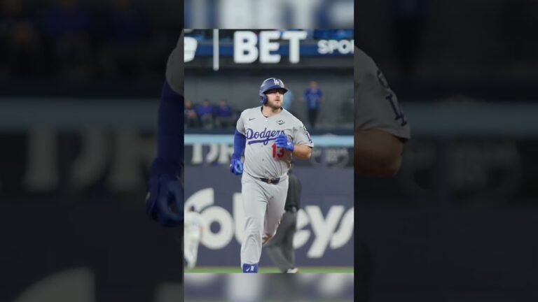 It was a #WorldSeries smash 💥