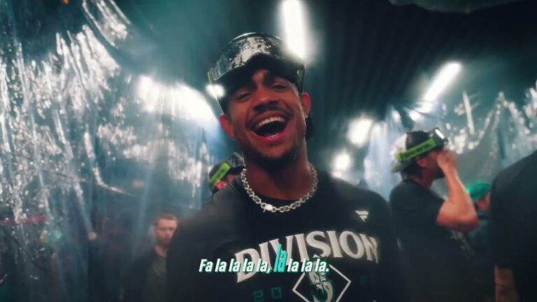 シアトル・マリナーズからハッピーホリデーを！