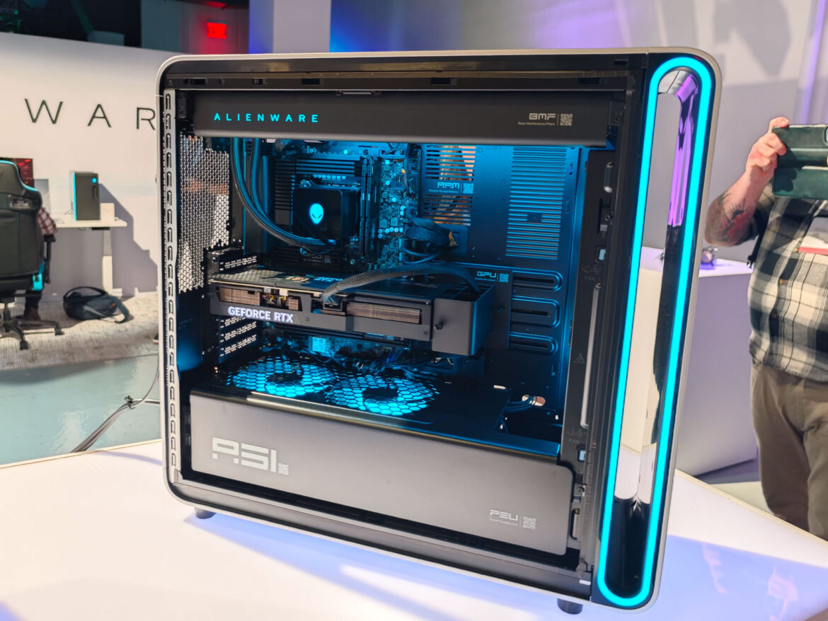 次世代GeForce搭載!「Alienware Area-51」を再び冠したゲーミングPC登場 – PC Watch 次世代GeForce搭載!「Alienware Area-51」を再び冠したゲーミングPC登場 - PC Watch