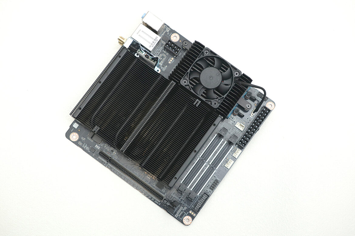 【レビュー】単体CPUの立つ瀬がない？10万円切りでRyzen 9 7945HX3D搭載マザー「MINISFORUM BD790i X3D」