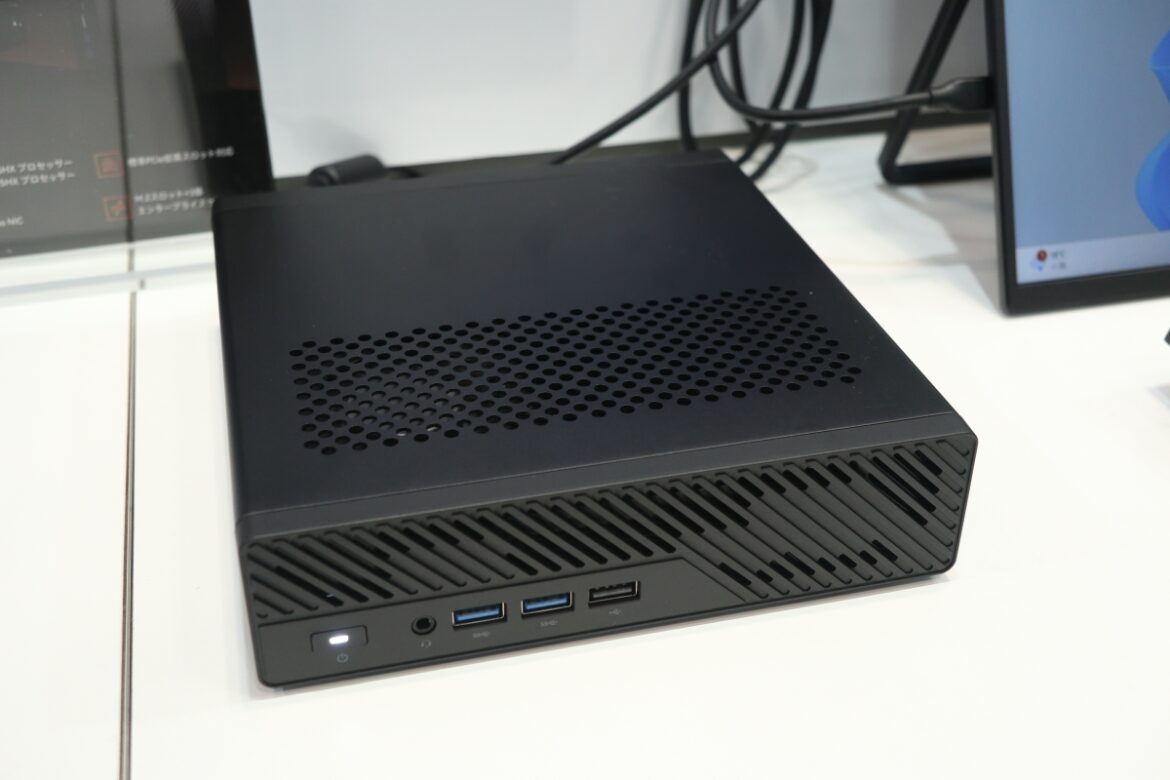 Ryzen 9 9955HX搭載でPCIeやSFP+もある最強ミニPC「MINISFORUM MS-A2」まもなく投入 - PC Watch