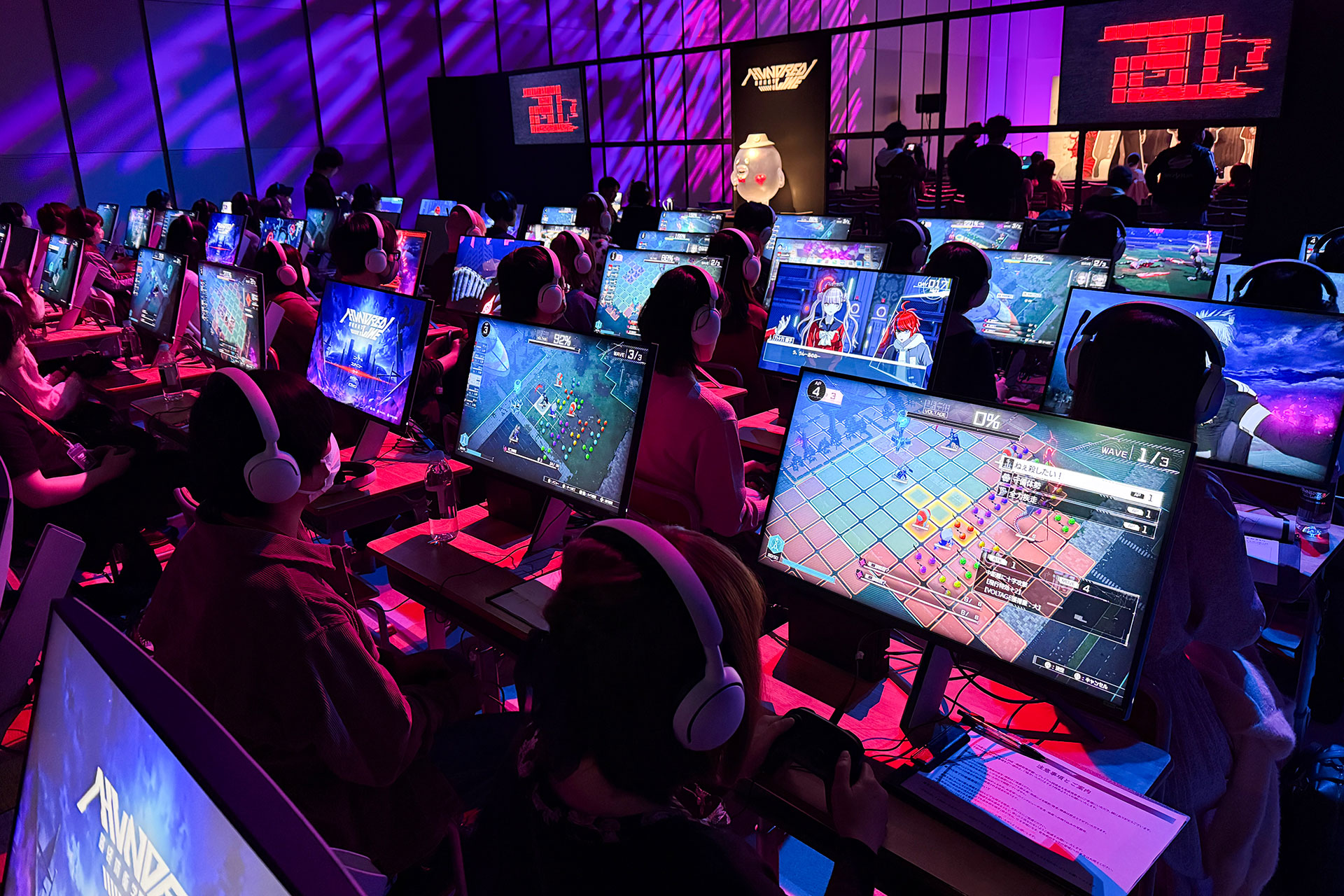 『HUNDRED LINE-最終防衛学園-』完成発表会レポート：本郷奏多さんは『ダンガンロンパ』ガチ勢と明かす_007