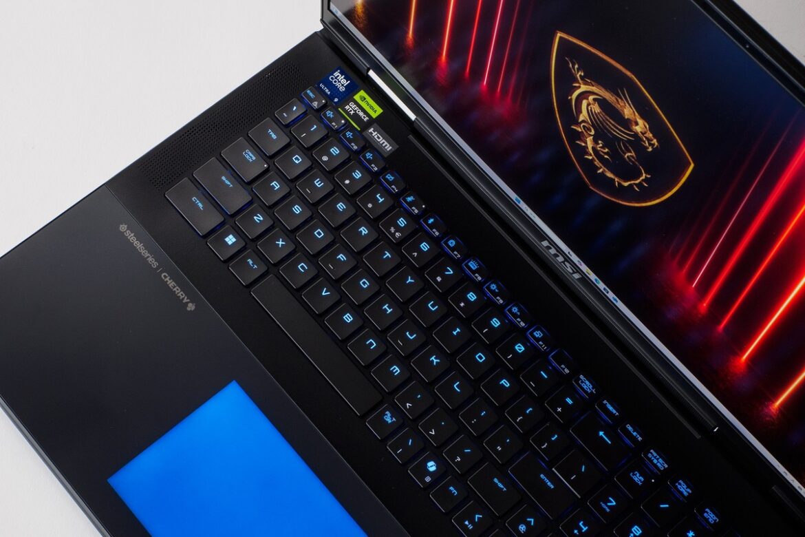 こんなゲーミングPCを気楽に買える人生が欲しかった Core Ultra 9 285HX＆RTX 5090 LTで約100万円のロマンに浸る
