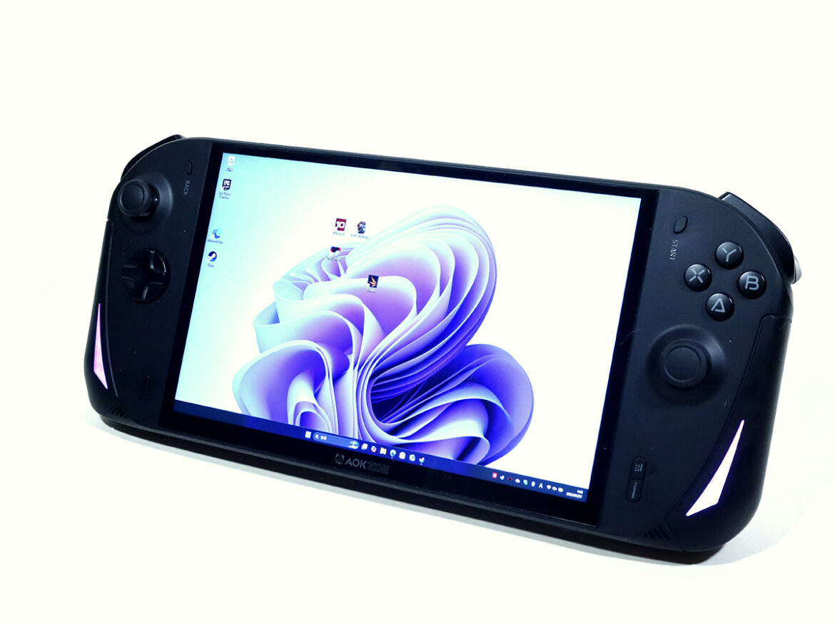 【PC短評】大容量バッテリ内蔵でも意外と小さい8型ポータブルゲーミングPC「AOKZOE A1X」 – PC Watch 【PC短評】大容量バッテリ内蔵でも意外と小さい8型ポータブルゲーミングPC「AOKZOE A1X」 - PC Watch
