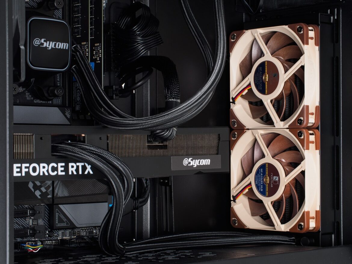 ASCII.jp：RTX 5070 Ti＆Ryzen 7 9800X3DのゲーミングPCの性能は4Kでも通じる？ デュアル水冷なら温度や動作音も快適 (1/5)