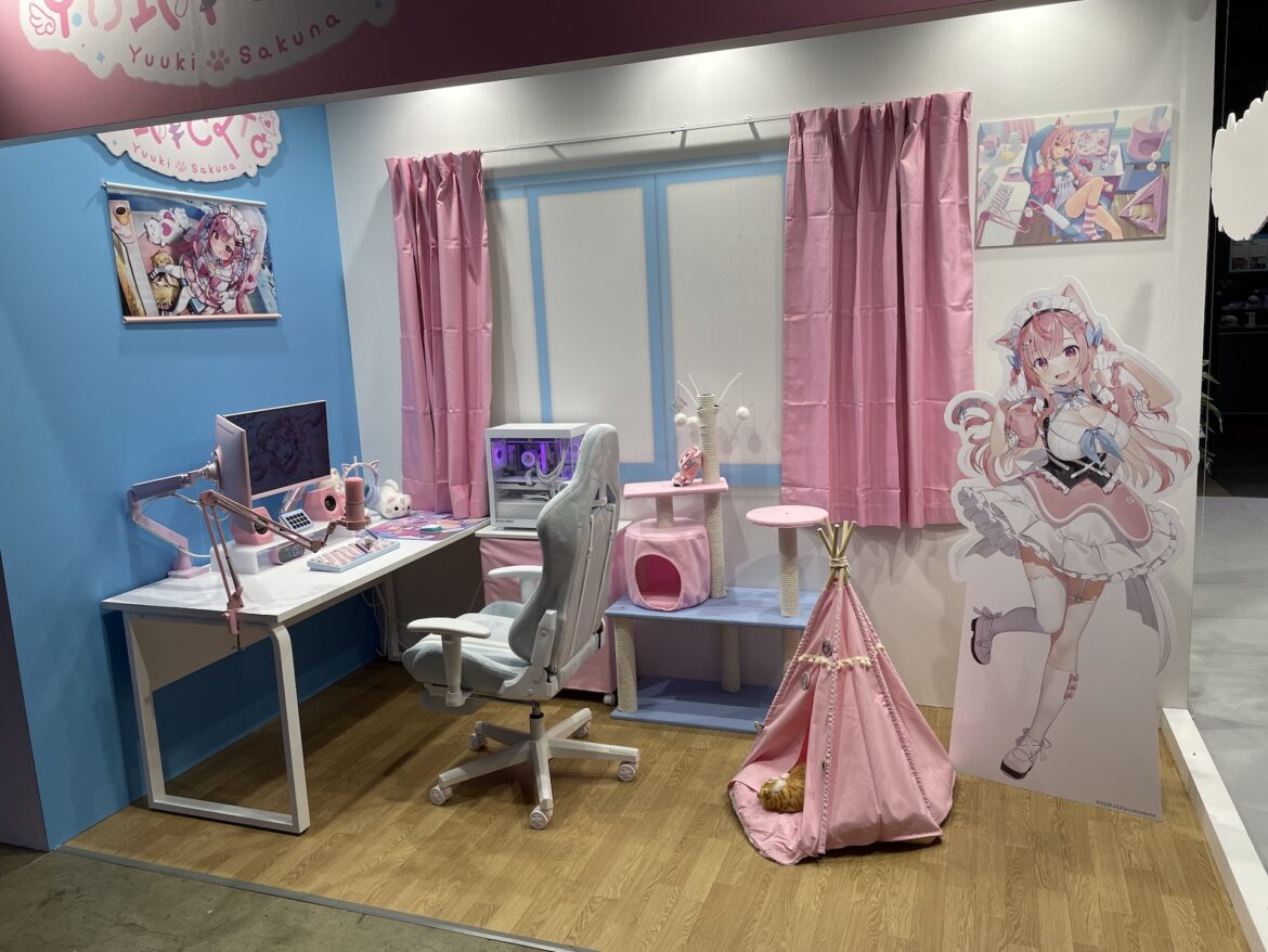 Pixio出展の「結城さくな」さんゲーミングルームを撮り下ろし【TGS2025】 - GAME Watch