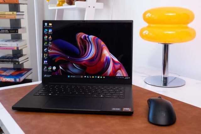 Razor-Blade-14-8-768x512