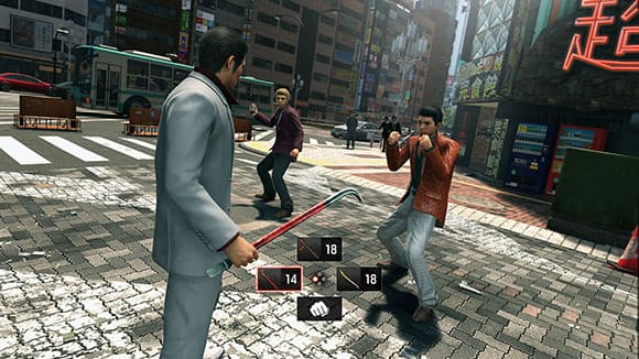 様々な武器を自由自在に使える「懐武器」システム 01