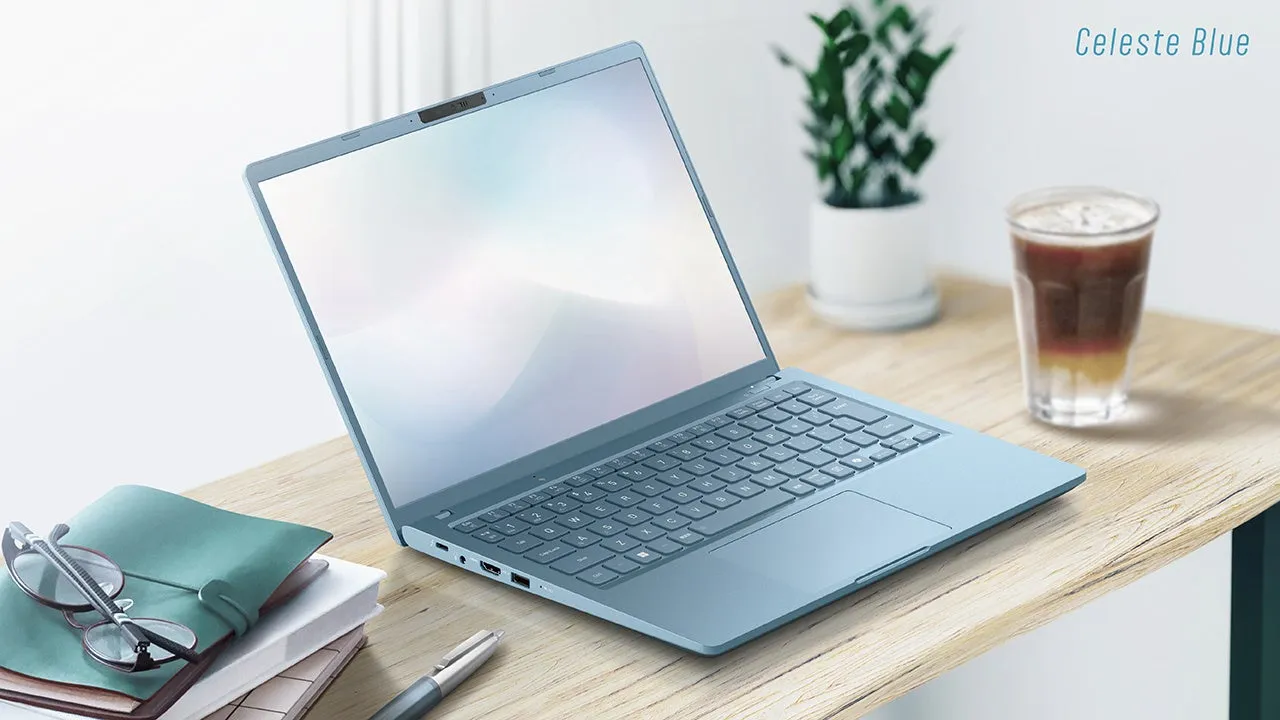 Dynabookセレストブルーとネビュラブラック