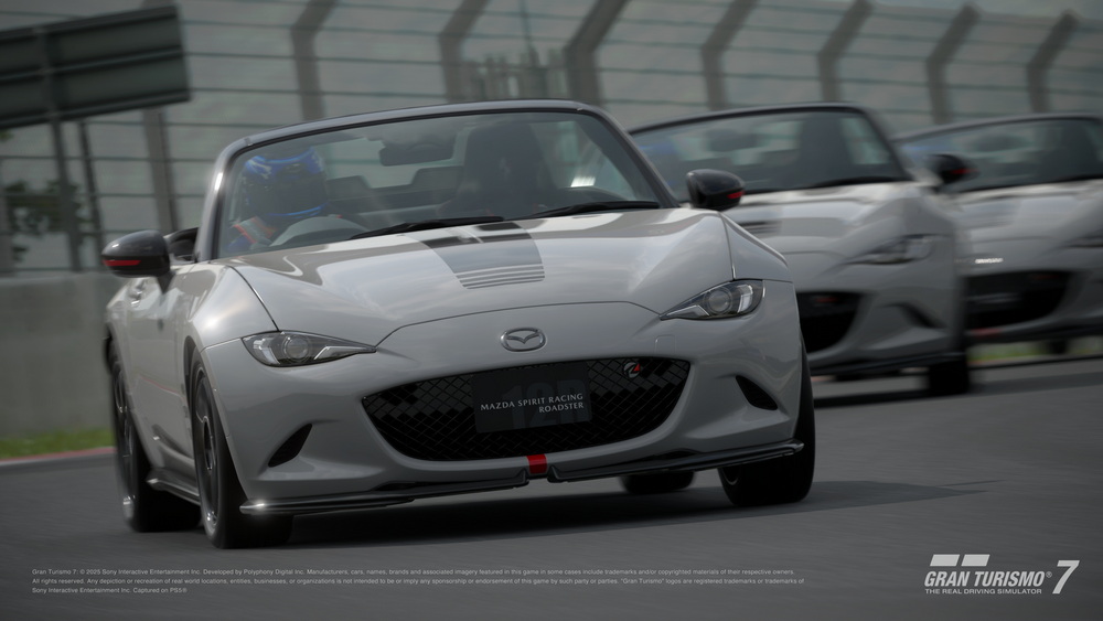 『グランツーリスモ7』に『マツダスピリットレーシング・ロードスター12R』が収録された。
