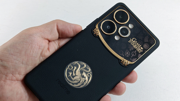 超人気ファンタジードラマとガチコラボの「realme 15 Pro 5G Game of Thrones」レビュー 超人気ファンタジードラマとガチコラボの「realme 15 Pro 5G Game of Thrones」レビュー