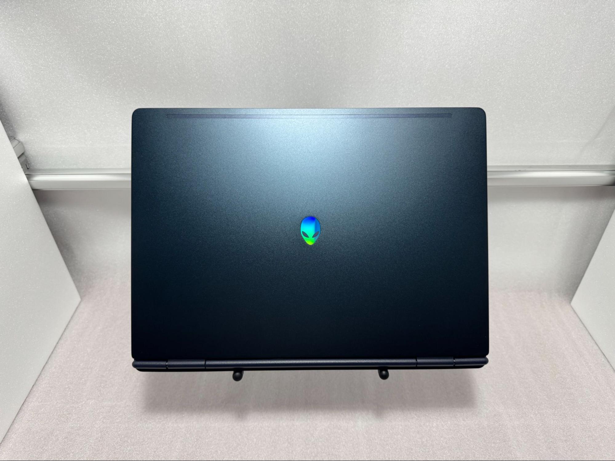 ゲーミングノートPC「Alienware 16 Aurora」レビュー・感想・評価:わざと負荷をかけて快適に動くか検証してみた_001