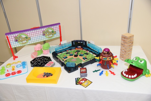 玩具関連メーカー9社を代表するトイゲームがずらり