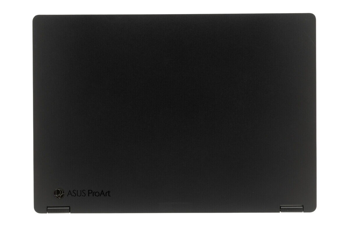 さり気なくASUS ProArtのロゴが配置されている