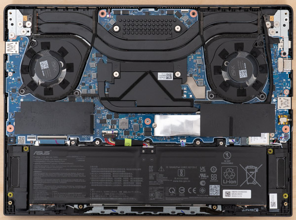 TUF Gaming A14 FA401EAの内部の写真