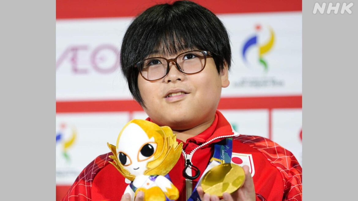 アジア大会 eスポーツ 11歳の栗原選手 史上最年少金メダル - NHKニュース