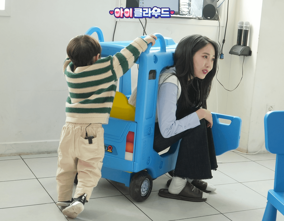 [230209] VIVIZ with Kylo and Kevin Dockry The Return of Superman