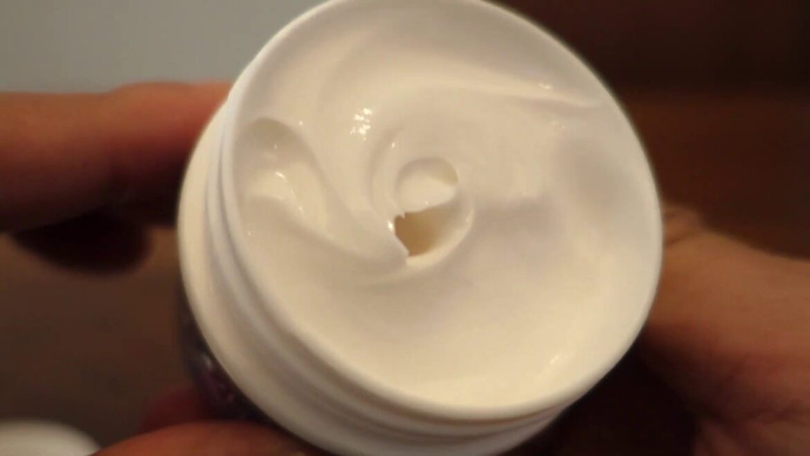 ROHTO Pharmaceutical：Mentholatum AD Cream m