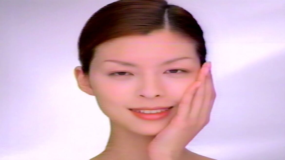 Dove モイスチャーフォーム　CM