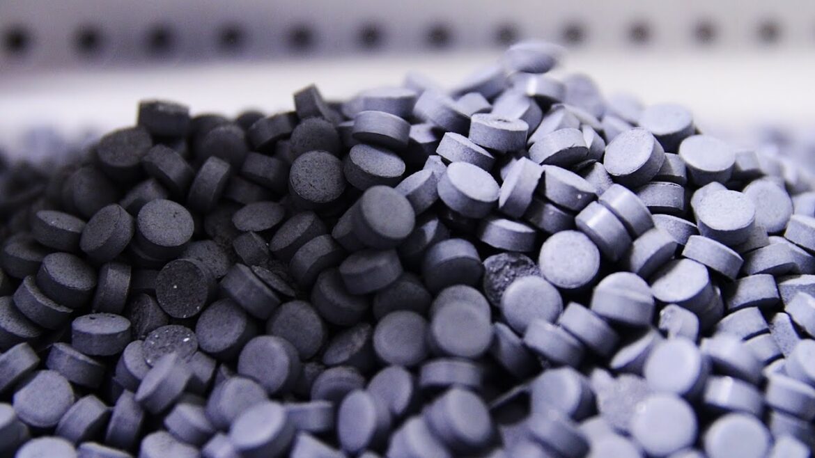 Lush How It’s Made: Boom! Toothy Tabs
