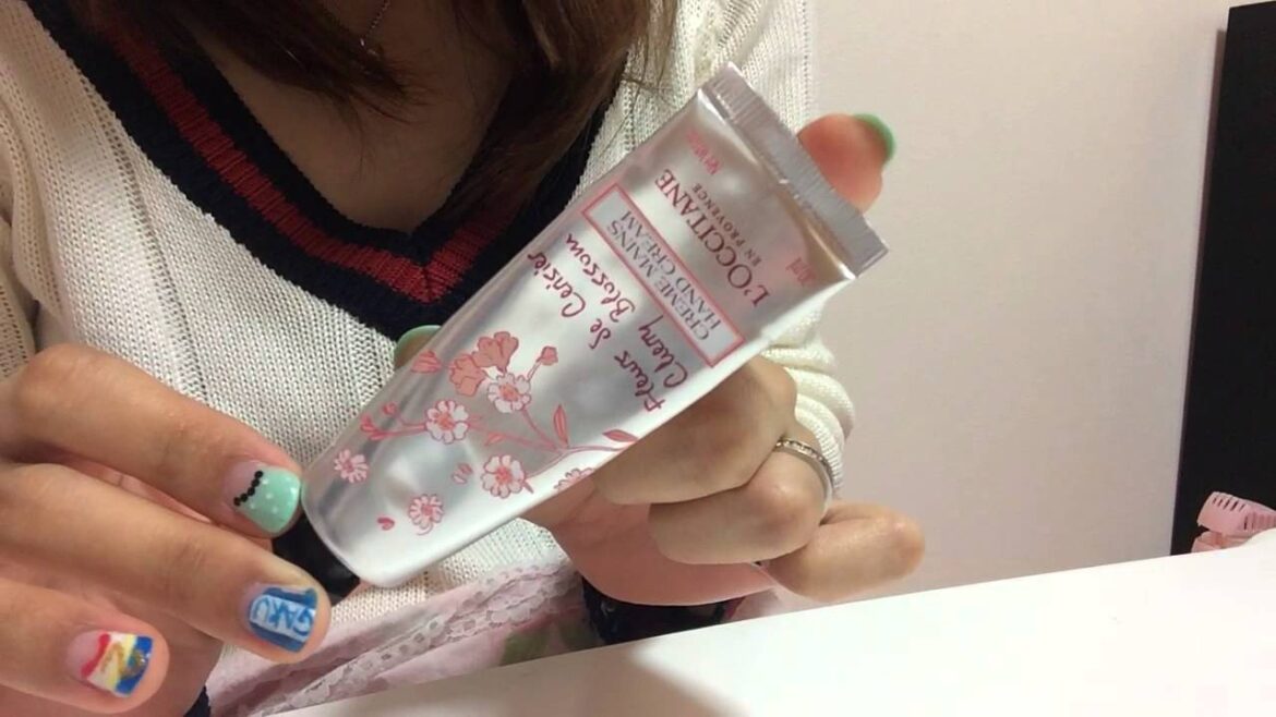 【ASMR】ハンドクリームの塗り比べ【音フェチ】