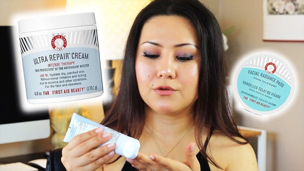 FIRST AID BEAUTY ULTRA REPAIR CREAM & FACIAL RADIANCE PADS (Not Sponsored) | Zulayla