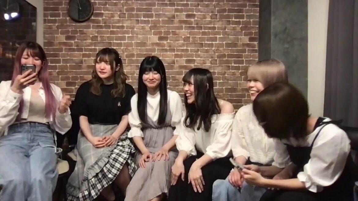 PinkPanda公式 のライブ配信