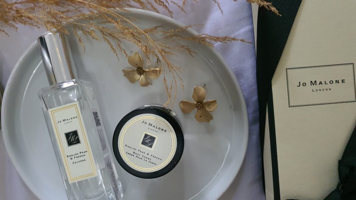 Unboxing | First Impression Jo Malone English Pear and Freesia Cologne #skincaredrawer #jomalone Unboxing | First Impression Jo Malone English Pear and Freesia Cologne #skincaredrawer #jomalone