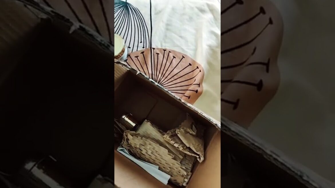 ハーブの隠された宝石製品だけを開梱します。