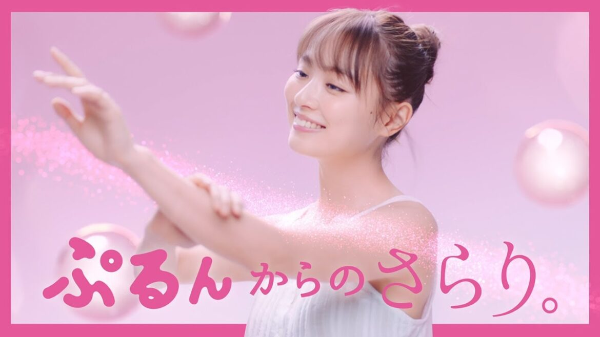 内田理央、爽やか美肌見せ　「ぷるんからのさらり」に驚き　「ジョンソン ボディケア リフレッシュジェル」新テレビCM