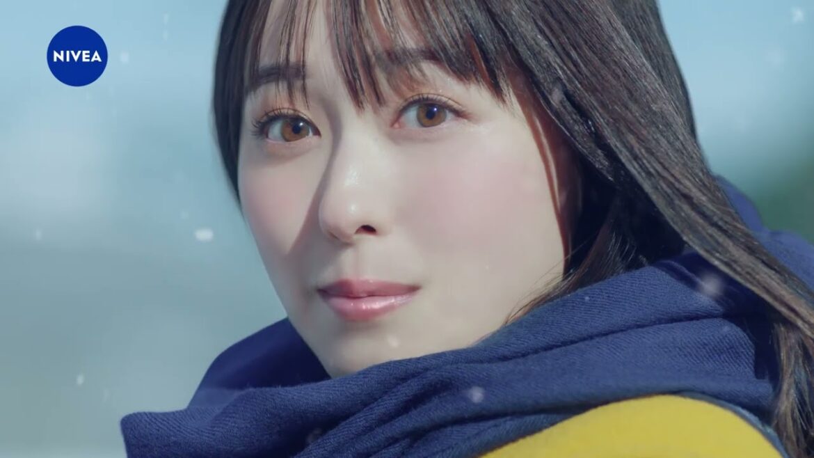 ニベア花王 ニベア ディープモイスチャーリップ　冬の駅篇 15秒 CM 福原遥