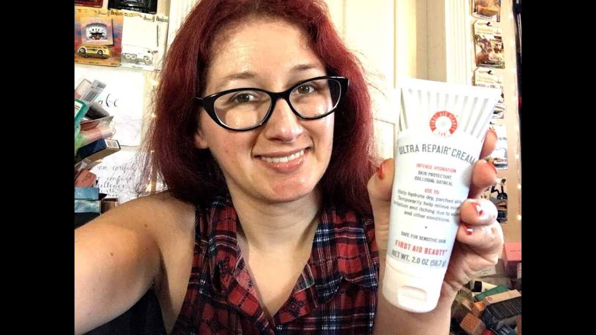 Review - First Aid Beauty Ultra Repair Cream
