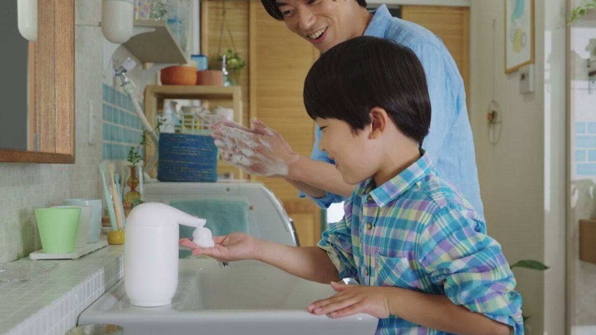 花王 ビオレｕ 自動で出る泡ハンドソープ　ポンプ気になる篇 動画広告
