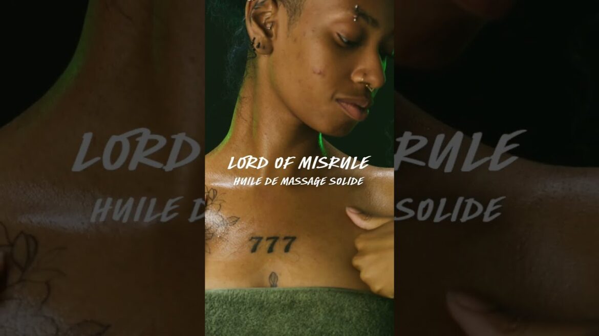 LUSH Lord of Misrule : Huile de massage solide #shorts