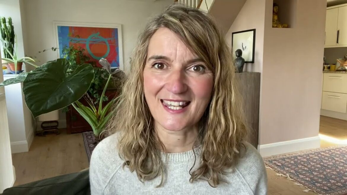 Feel-Good Favourites Beauty Box |  Unboxing with Tipper Lewis | Spring Beauty | Neal’s Yard Remedies Feel-Good Favourites Beauty Box |  Unboxing with Tipper Lewis | Spring Beauty | Neal's Yard Remedies