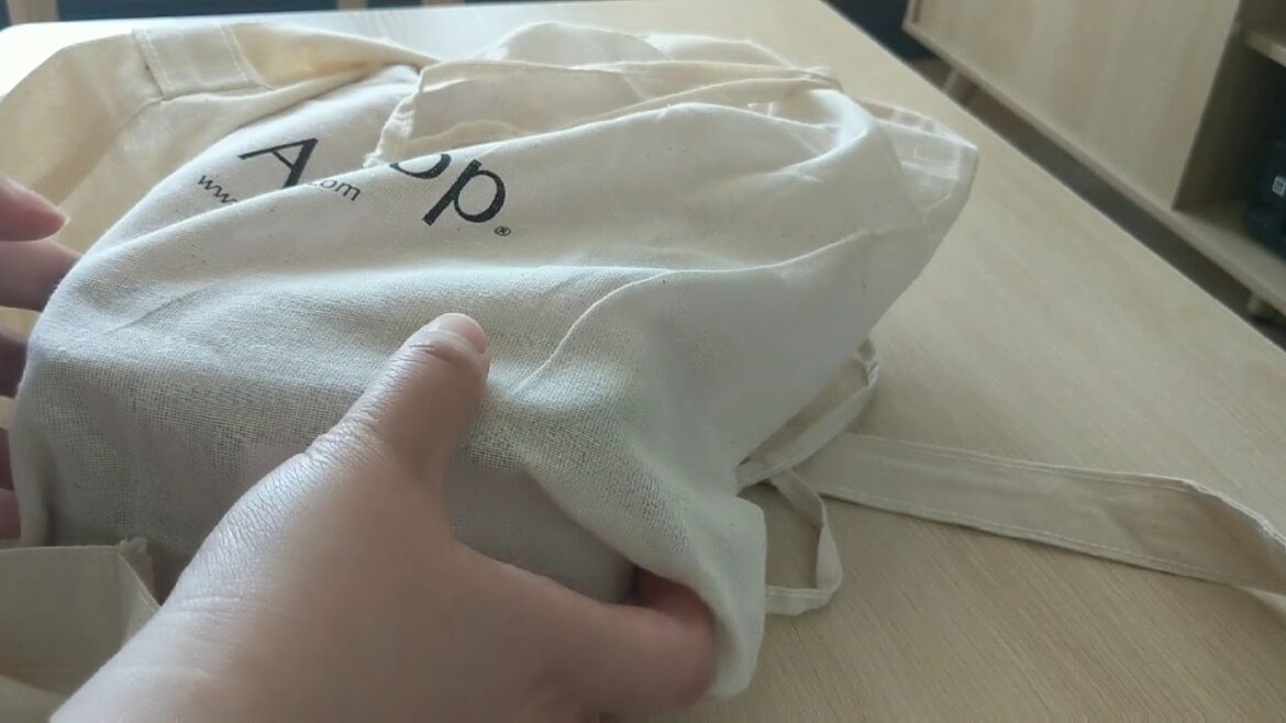 Unboxing Aēsop gift set - The Seasoned Wayfarer